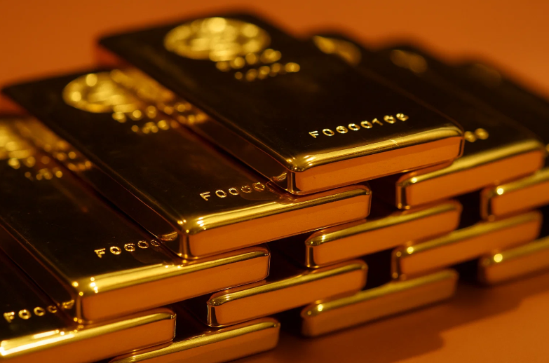 Stack of gold bars to buy gold in Vancouver